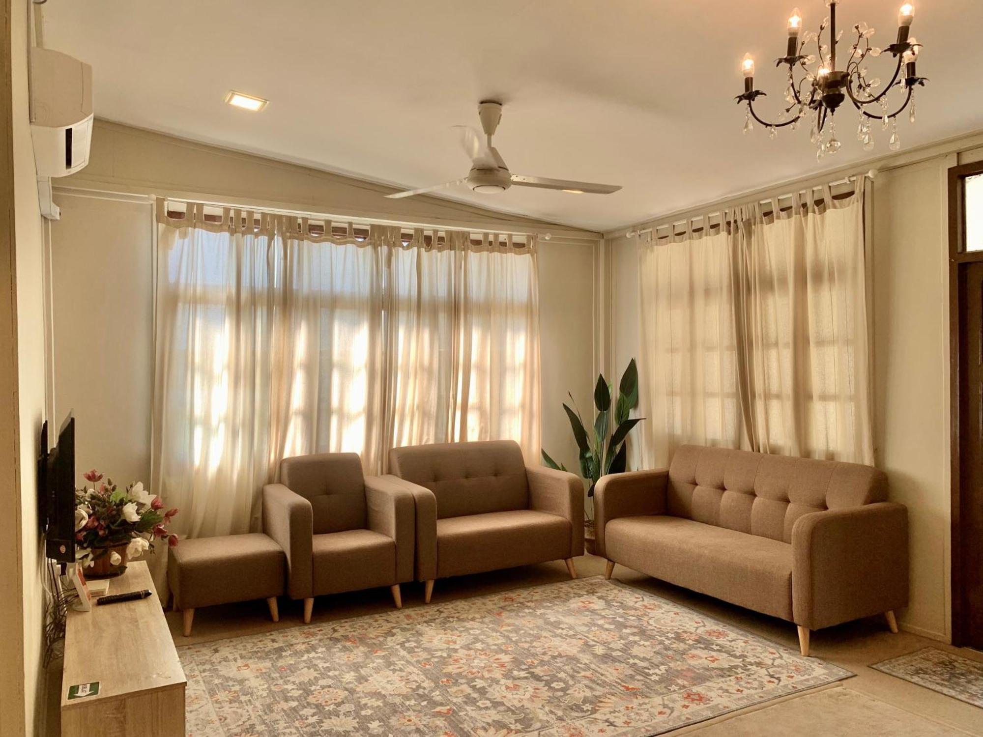 קואלה טרנגאנו Sarah Guesthouse מראה חיצוני תמונה