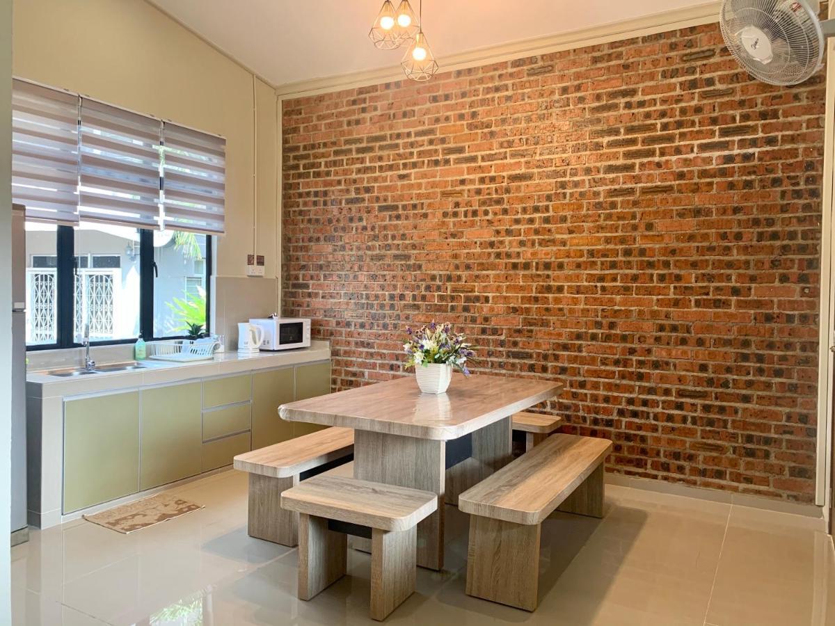 קואלה טרנגאנו Sarah Guesthouse מראה חיצוני תמונה