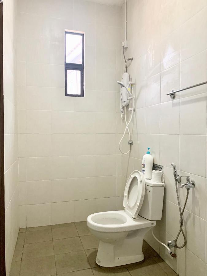 קואלה טרנגאנו Sarah Guesthouse מראה חיצוני תמונה
