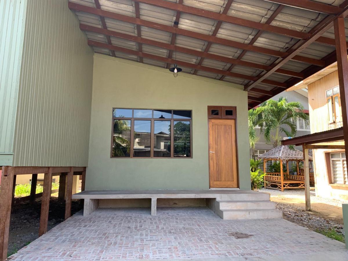 קואלה טרנגאנו Sarah Guesthouse מראה חיצוני תמונה